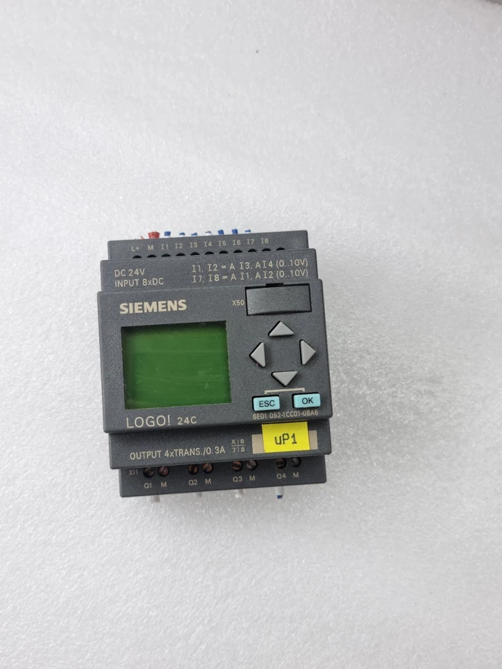 SIEMENS 6ED1052-1CC01-0BA6 LOGO PLC 6ED10521CC010BA6 24VDC 24C (Little Used)